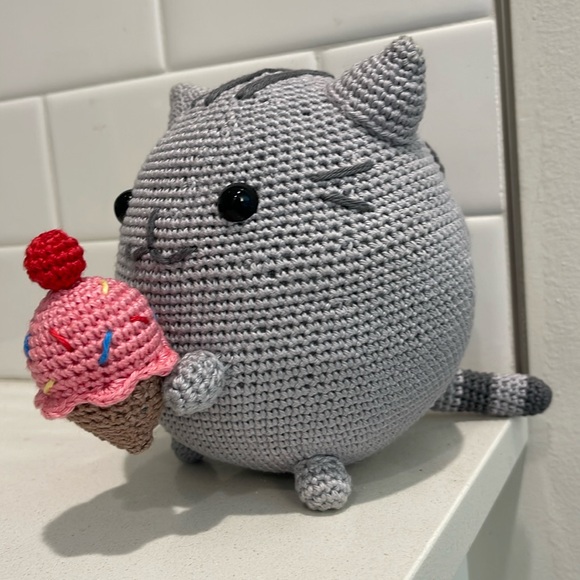 Handcrafted Pusheen with Ice Cream Amigurumi Crochet Figure Toy Decor Cat - Picture 4 of 12
